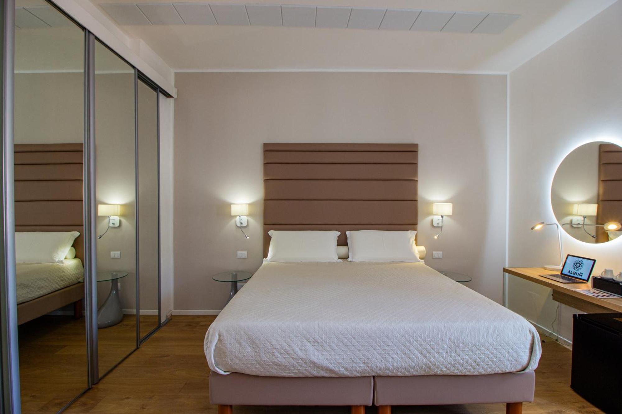 Album Boutique Rooms Sassari Buitenkant foto